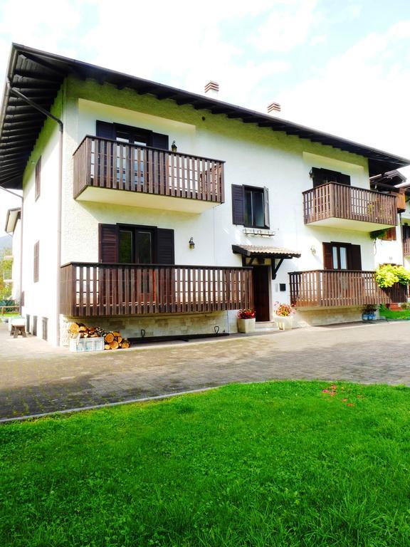 Casa Enrico Lägenhet Pieve Di Ledro Rum bild